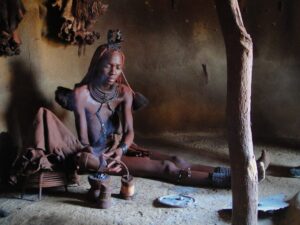 Donna in villaggio Himba